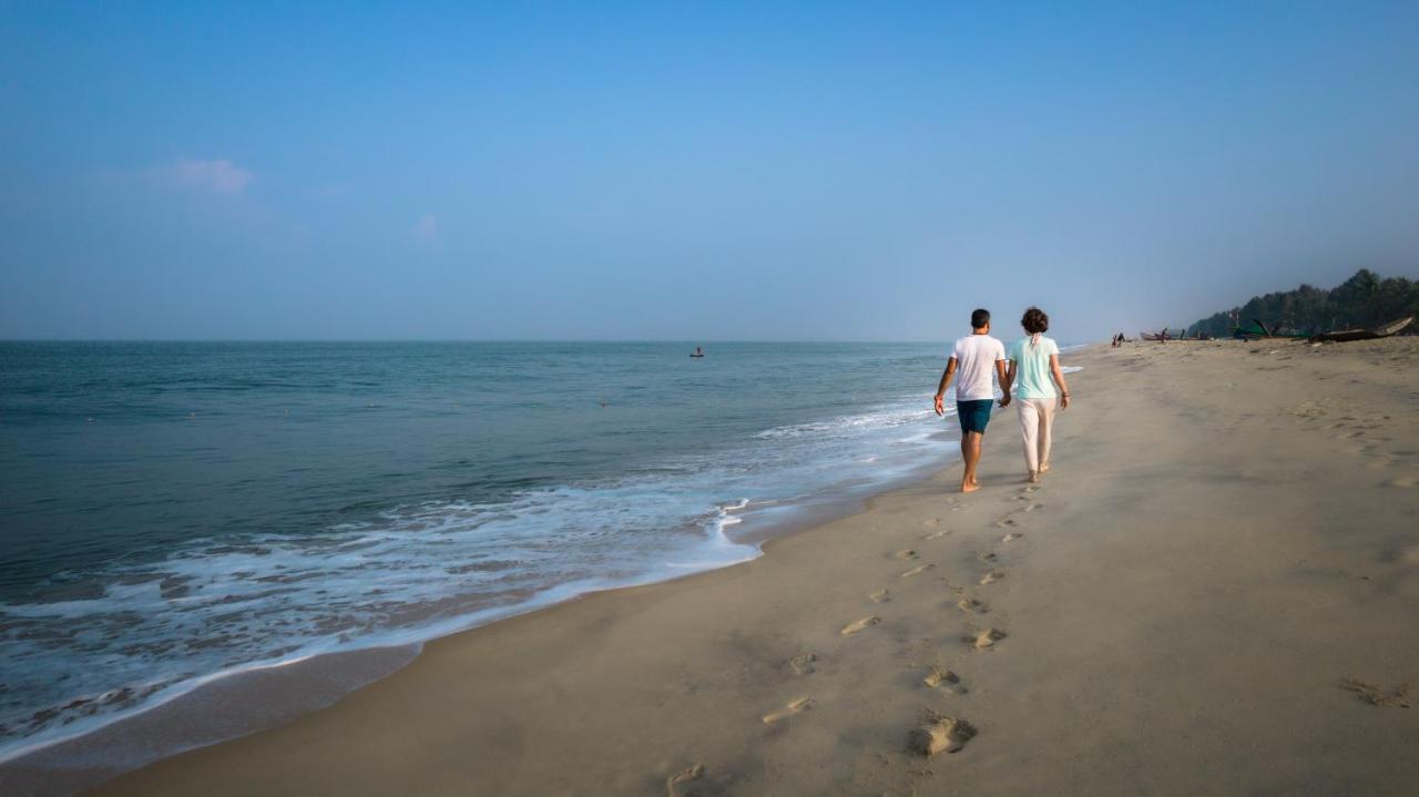 Amritara A Beach Symphony Hotel Mararikulam Bagian luar foto