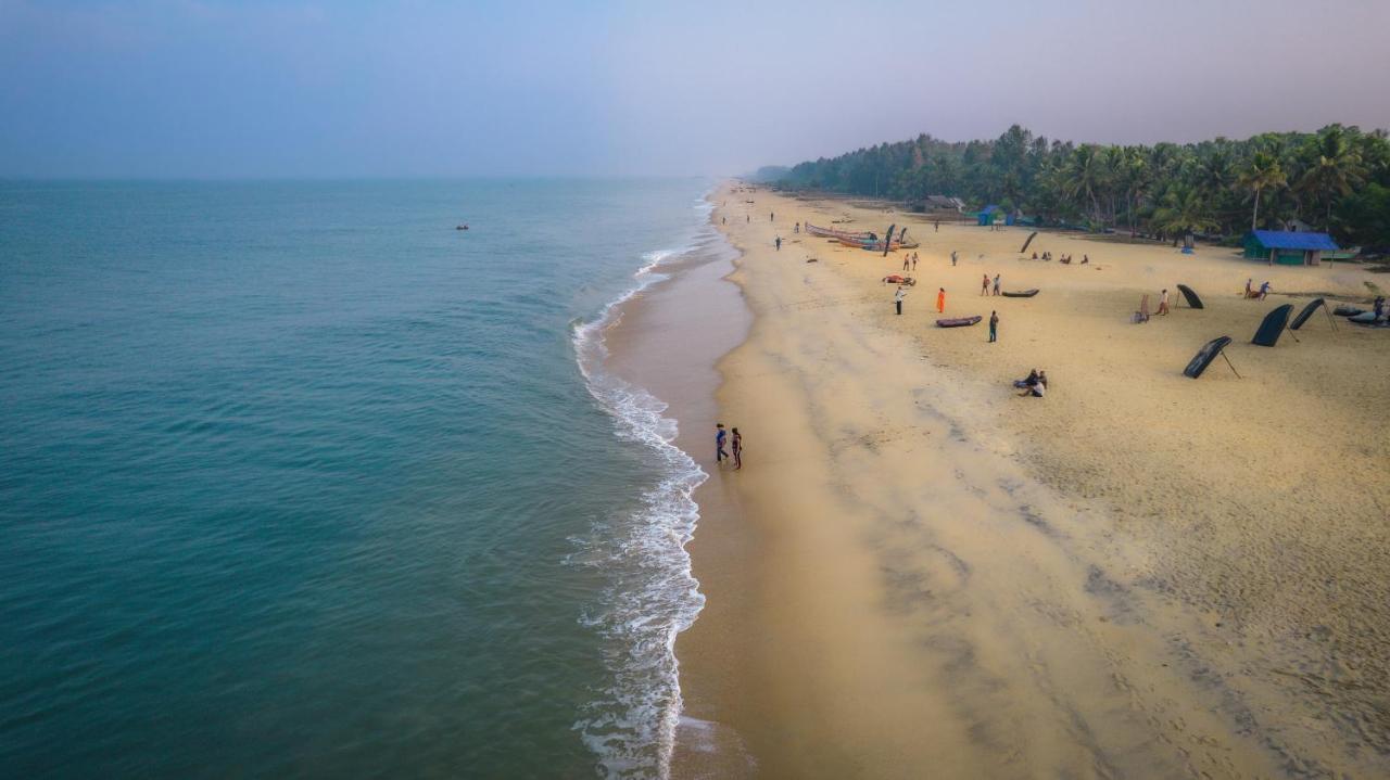 Amritara A Beach Symphony Hotel Mararikulam Bagian luar foto