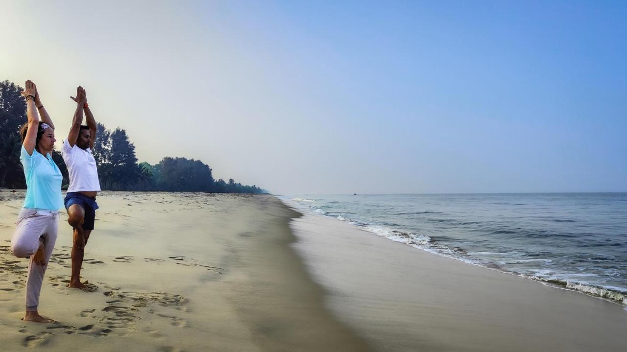 Amritara A Beach Symphony Hotel Mararikulam Bagian luar foto